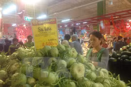 Retail sales, service revenue increase over seven percent