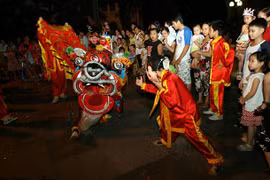 Hanoi lights up as mid-autumn festival arrives