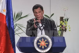 Philippine President orders military to crush militants