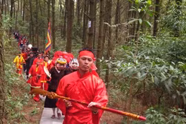Con Son-Kiep Bac Festival: Ritual prays for peace