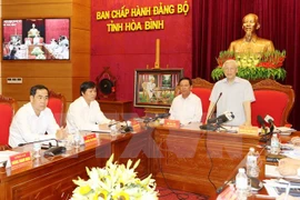 Party leader asks Hoa Binh to pay more heed to poverty reduction