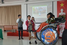 Japanese rickshaw trippers stop for Da Nang visit