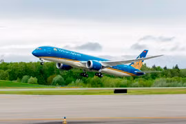 Airlines reschedule flights due to storm
