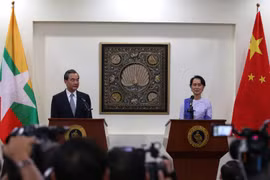 China wants Bangladesh, Myanmar to solve Rohingya crisis bilaterally