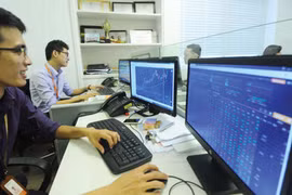 Financial stocks boost Vietnam market