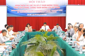 Seminar seeks to improve Vietnam’s sanctions against corruption