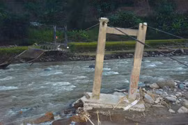 Yen Bai mobilises over 4,000 rescuers to search missing people