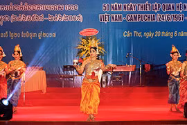 Vietnam-Cambodia diplomatic ties marked in Can Tho 