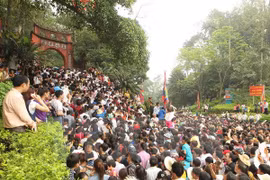 Incense offering ceremony held in honour of Hung Kings