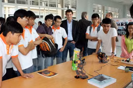 Mekong Delta students get German state’s scholarships 