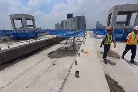 HCM City wants investment in transport infrastructure, hi-tech industry