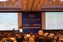 Experts discuss finance in digital era