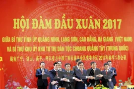Vietnamese border provinces, Chinese region boost cooperation 