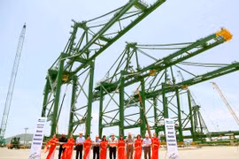 Doosan Vina ships three gantry cranes to India