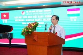 Chairman of the Vietnam-Hungary Friendship Association Vu Hoang Linh speaks at the event. (Photo: baoquocte.vn)