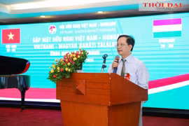 Chairman of the Vietnam-Hungary Friendship Association Vu Hoang Linh speaks at the event. (Photo: baoquocte.vn)