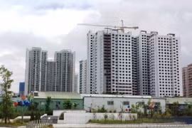The real estate sector has been bustling with a series of positive signs. (Photo: VNA)