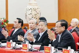 Former leaders of the Party and State at the conference in Hanoi on November 6. (Photo: VNA)