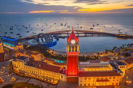 Sunset Town - an entertainment complex in Southern Phu Quoc with many new tourism symbols