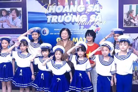 10-year journey connects seas, islands lovers