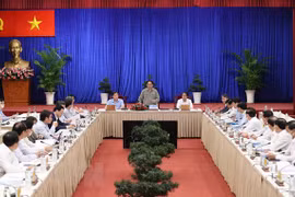 PM urges completing construction of expressways ahead of schedule 