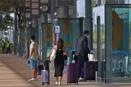 Singapore: More COVID-19 infections, new wave expected with year-end travel, festivals