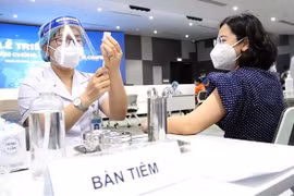HCM City continues with vaccination during Lunar New Year festival 