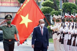 President checks security in HCM City ahead of Tet