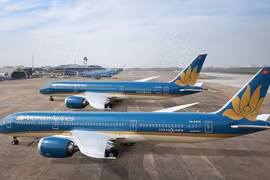 Vietnam Airlines flight returns to save ill passenger