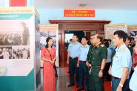Exhibition marks 50th anniversary of 'Hanoi-Dien Bien Phu in the air' victory