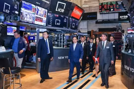 PM visits New York Stock Exchange, holds roundtable with CEOs of world leading firms