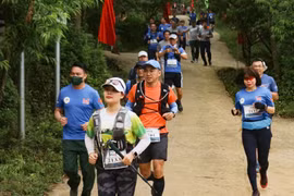 Lai Chau holds first marathon on Pavi ancient stone road