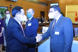 Top legislator receives USABC leader, US businesses
