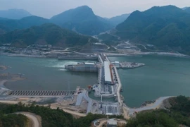 Vietnam invests over 815 million USD in hydropower, mining in Lao province