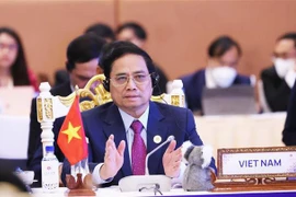 PM attends ASEAN summits with partners in Phnom Penh
