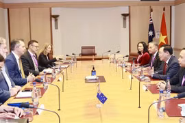 NA Chairman meets Australian minister, parliamentarians