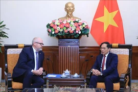 FM hosts Australian Assistant Minister for Trade and Manufacturing
