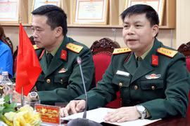 Vietnamese, Lao young army officers increase exchanges