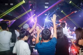 Karaoke parlours, dance clubs to reopen in Quang Ninh's Ha Long city from Feb 16