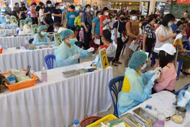 Thailand launches fourth COVID-19 shot in 10 provinces