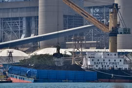Philippines calls on Indonesia to lift coal export ban