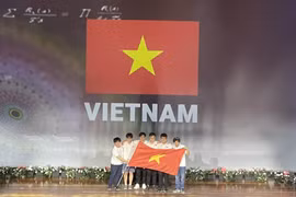 Vietnamese students bring home medals from Int’l Mathematical Olympiad