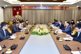 Hanoi seeks stronger cooperation with Singapore