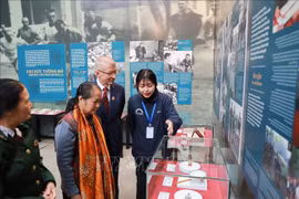 Exhibition recalls memories of historic struggle to defend Hanoi 50 years ago