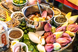 Food festival attracts visitors’ attention