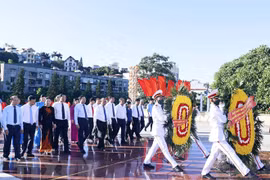 President pays homage to martyrs in Quang Ninh province