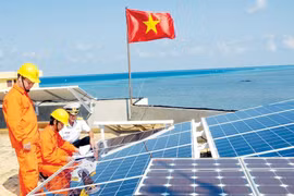 EVN strives to maintain power supply for Truong Sa