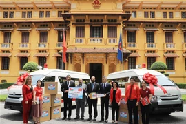 Vietnam receives medical equipment, supplies from Oman