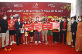 Vietjet flights brings first tourists in new lunar year to Da Nang, Van Don