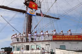 Vietnamese navy ship arrives at Lumut port, beginning Malaysian visit
